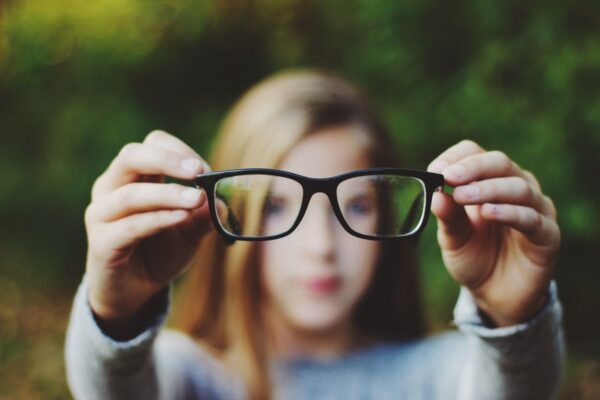 Đừng Tốn Tiền Oan Cách Bảo Quản Kính Tại Nhà